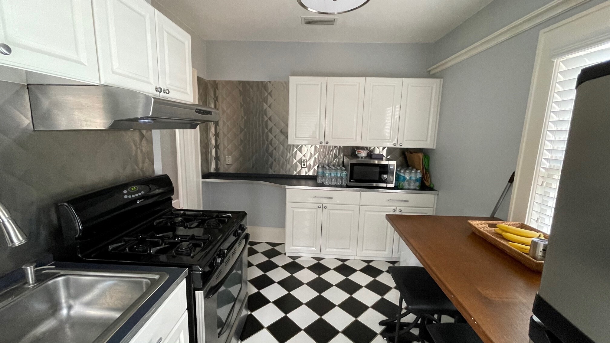 Building Photo - 201 14th Ave N