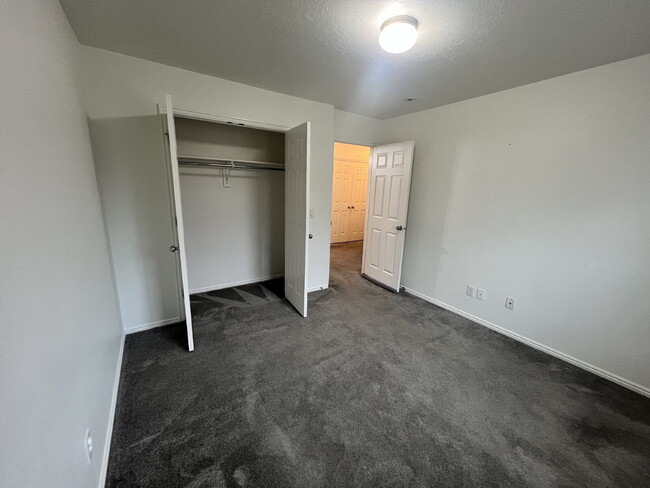 Building Photo - 3Bed in the heart of Lehi-0Depsoit Available