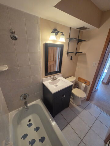 Building Photo - 10510 Parkside Ave