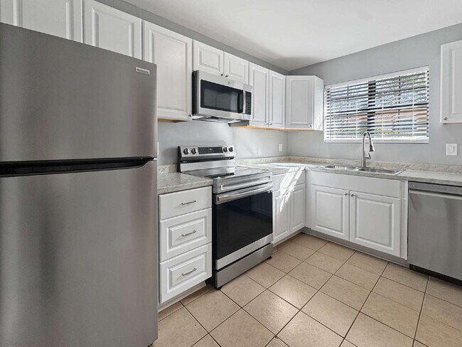 Building Photo - Recently Renovated Condo in Lake Lanier Community