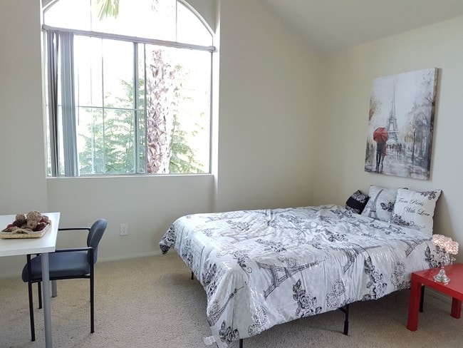 Building Photo - 1561 S Barrington Ave