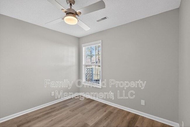 Building Photo - 123 Thousand Oaks Cir