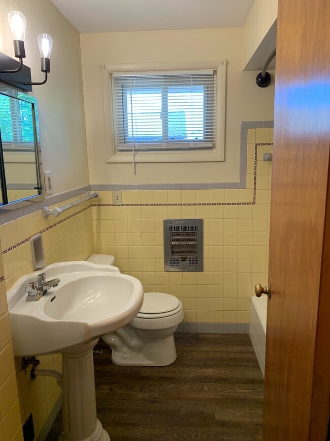 Bathroom upstairs - 419 Taylor Rd