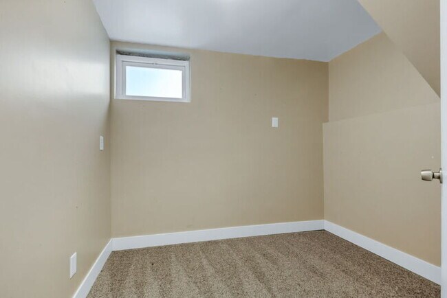 Building Photo - 5851 W 111th Pl