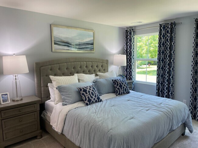 Building Photo - 3 Bedroom 2 Bathroom at Sharron Creek-Pet ...