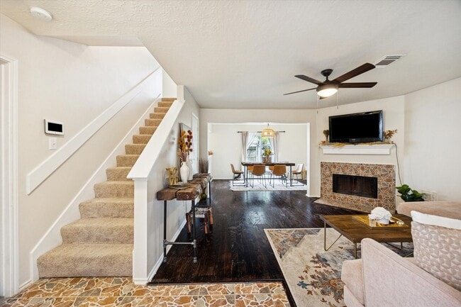 Building Photo - 8807 Sage Pl Dr