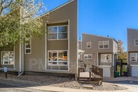 Building Photo - 1209 6th St
