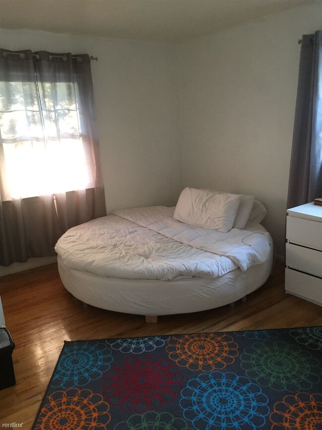 Building Photo - 26 Shady Nook Dr