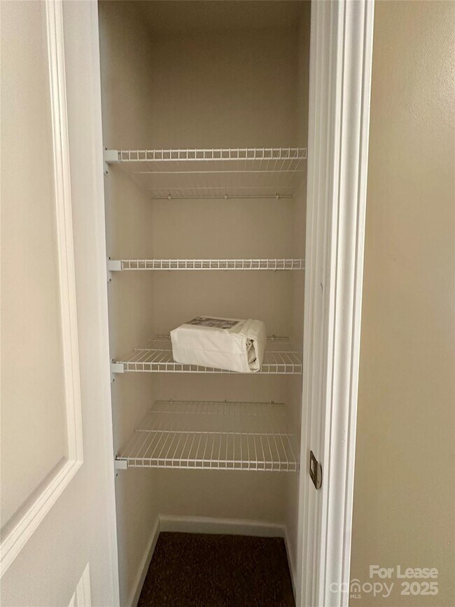 Building Photo - 1210 Leno Ln