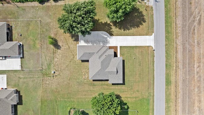 Building Photo - 12624 E Hefner Rd