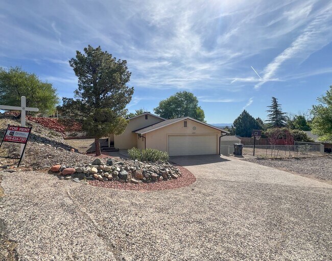 Building Photo - HOUSE - COTTONWOOD