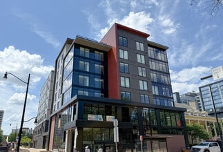 Building Photo - 608 E Chalmers St