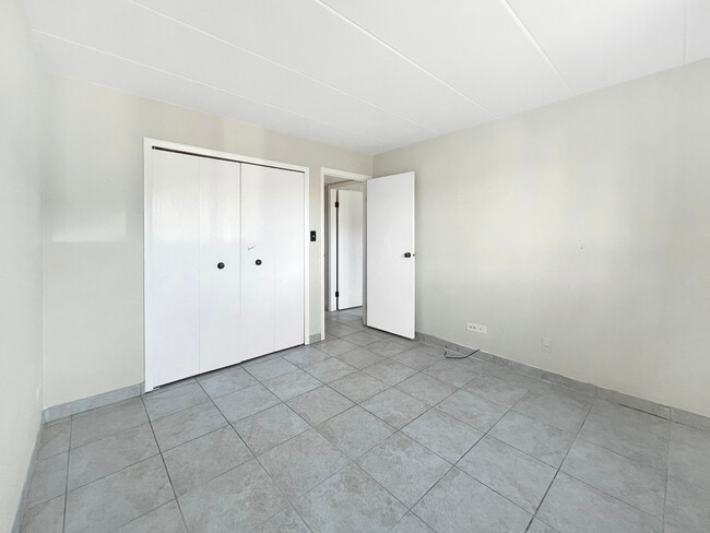 Building Photo - 10702 Keating Ave