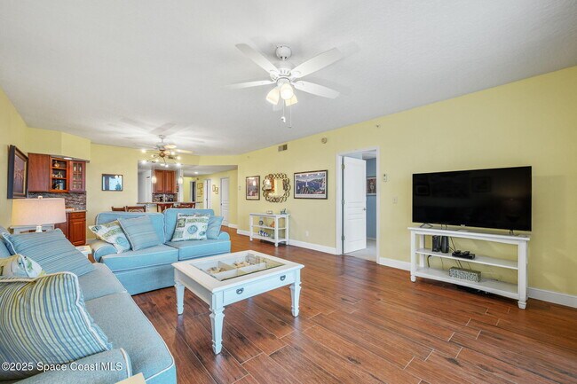 Building Photo - 8700 Ridgewood Ave