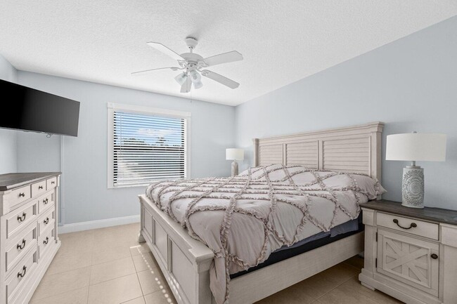 Building Photo - 1001 Sabal Ridge Cir