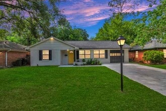 Building Photo - 2107 Wakefield Dr