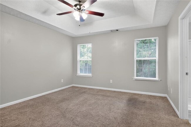 Building Photo - 5470 Twin Lakes Dr