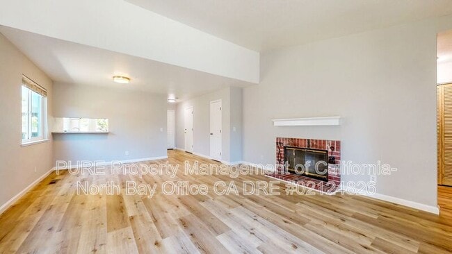 Building Photo - 1107 Navarro St
