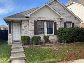 Building Photo - 3804 Camino Real Trail