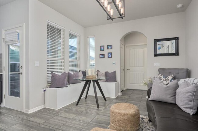 Building Photo - 9000 Cattle Baron Path