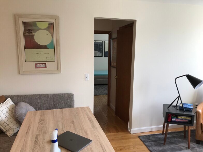 Building Photo - 19 Elko St