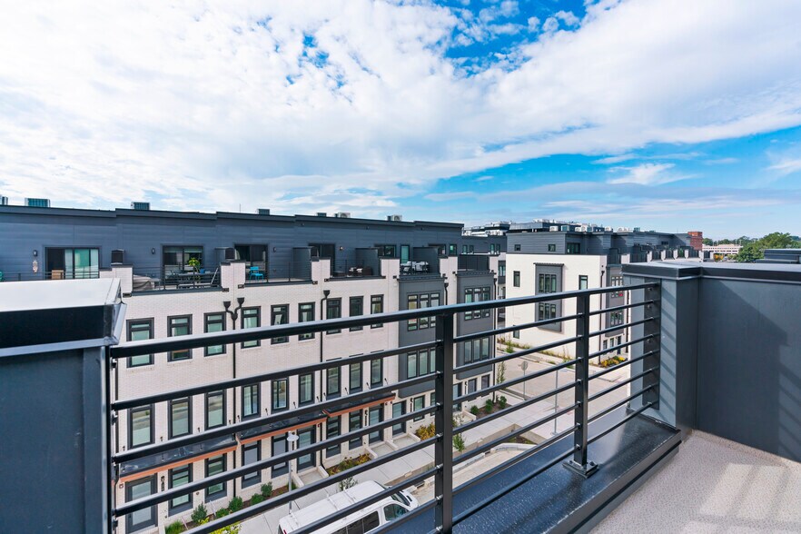 Top floor bedroom with bonus media room to rooftop - 2609 Platt Ct NW