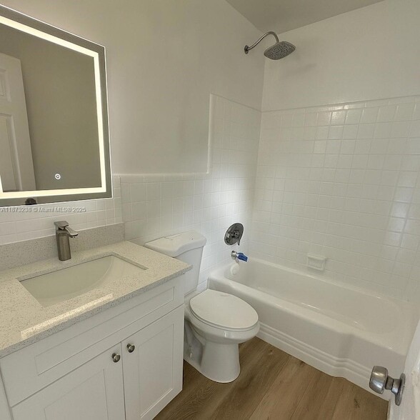 Building Photo - 1565 NE 32nd St