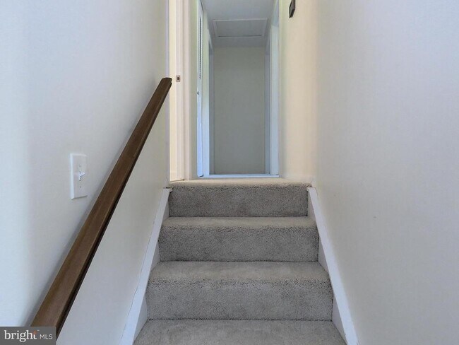 Building Photo - 7125 Vantage Dr