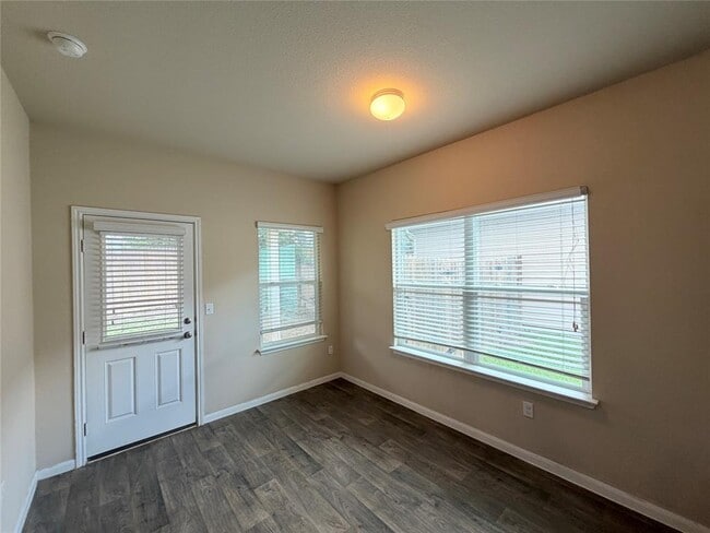 Building Photo - 225 Cibolo Creek Dr