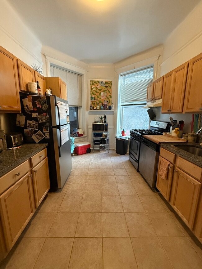 Building Photo - 12 W Chestnut St