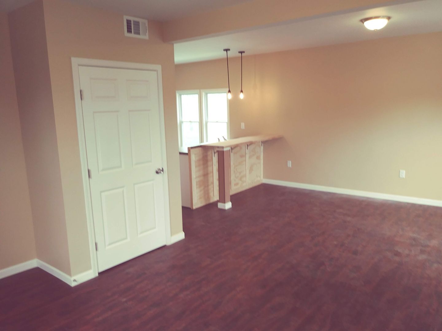 Building Photo - 54 Tuxedo Pl