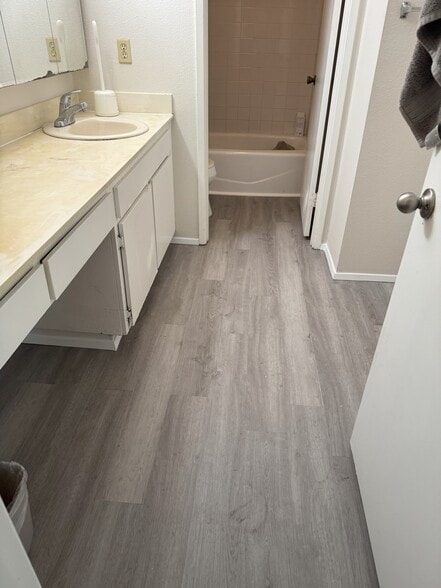 Upstairs Bathroom - 4323 Caminito del Diamante