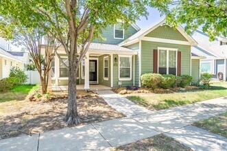 Building Photo - 10026 Pinecrest Dr