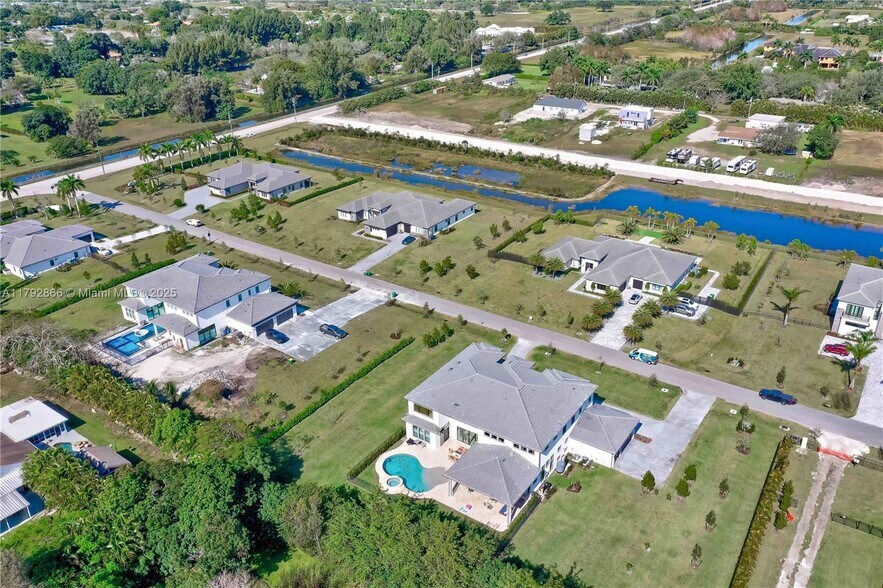 Building Photo - 17130 Magnolia Estates Dr