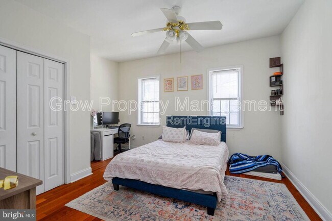 Building Photo - 1038 S Bouvier St