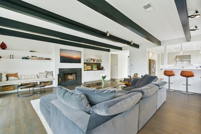 Building Photo - 2235 Gloaming Way