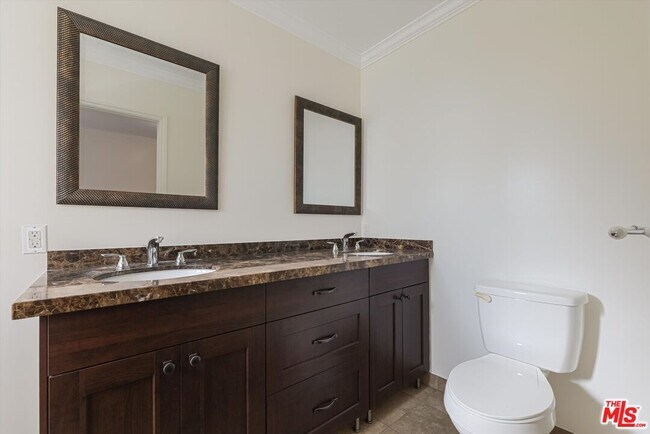 Building Photo - 809 N La Jolla Ave