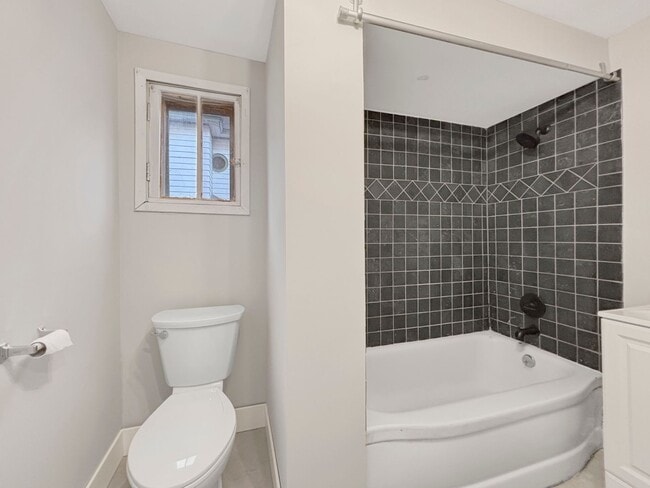 Building Photo - 2725 Dupont Ave S