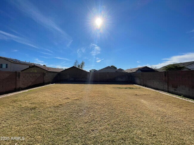 Building Photo - 1605 E Melanie St