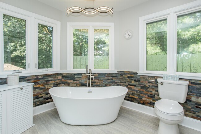 Building Photo - 14530 Fox Knoll Dr