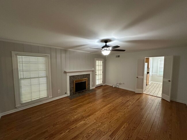 Building Photo - 8009 Farmington Blvd