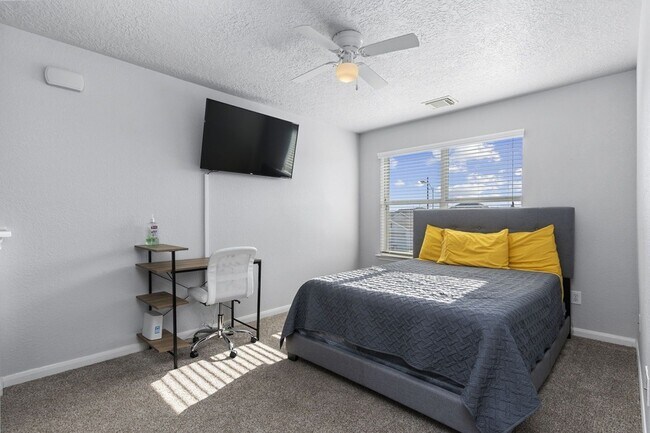 Building Photo - 29326 Legends Green Dr