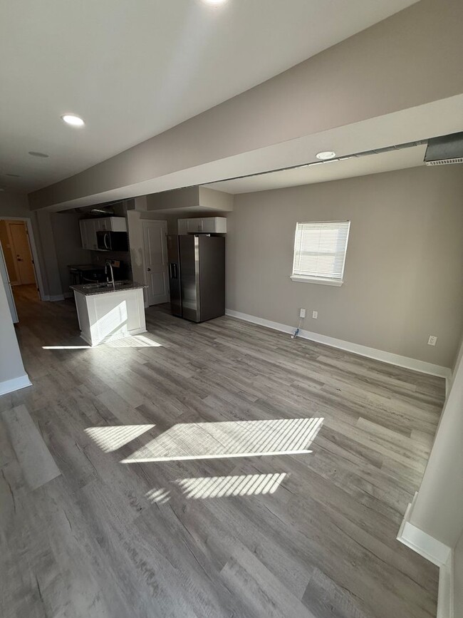 Building Photo - Beautifully Remodeled 3 Bedroom, 3 Bath Home for Rent!