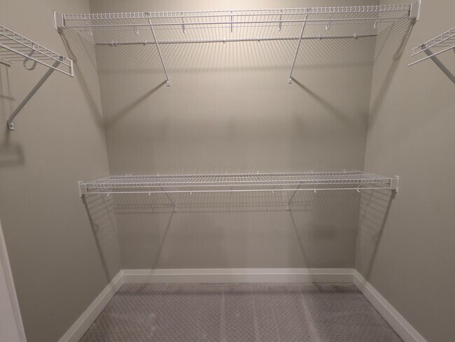 Building Photo - 751 N 6th St