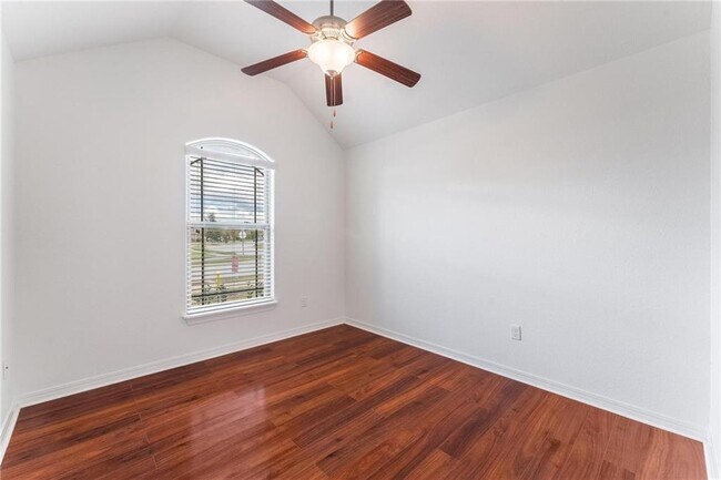 Building Photo - 4511 W Wales Dr