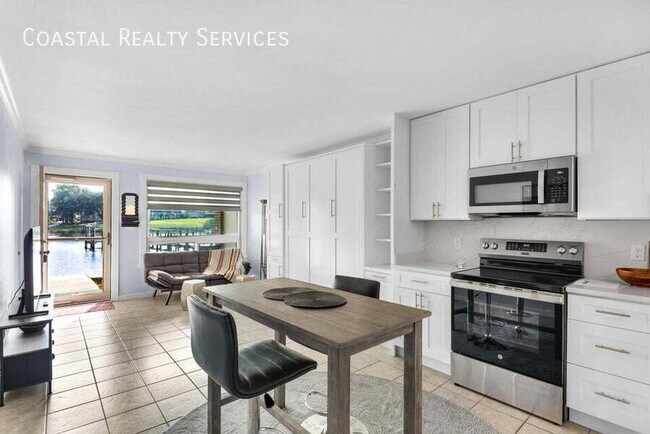 Building Photo - 210 Pelham Rd