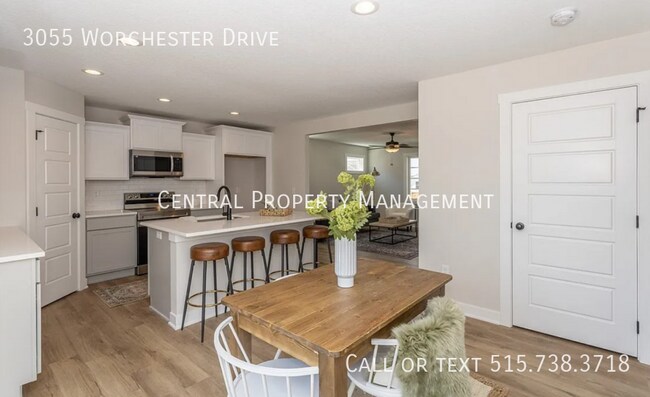 Building Photo - 3055 Worchester Dr