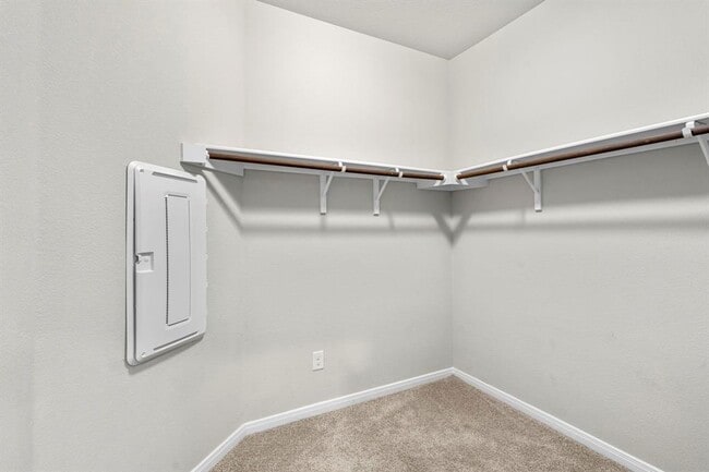 Building Photo - 453 Apache Plum Dr