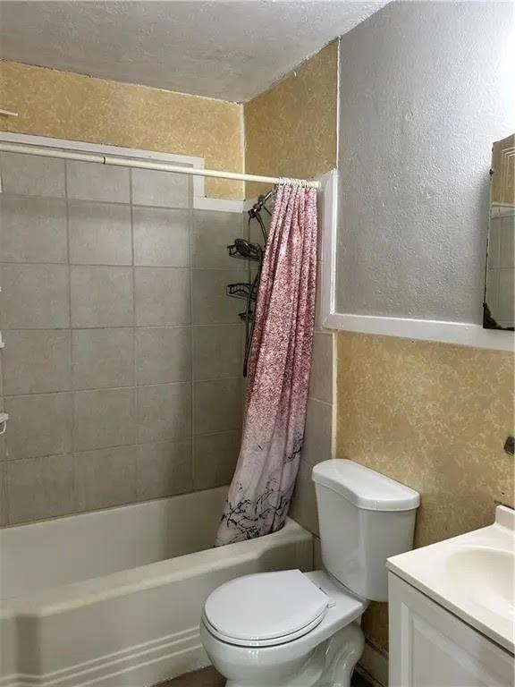 Building Photo - 643 Gehrig Ave