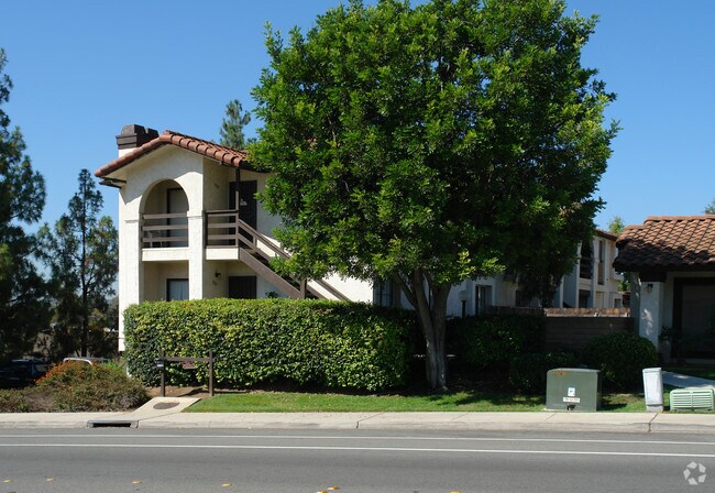Building Photo - Olive Hills Condominiums